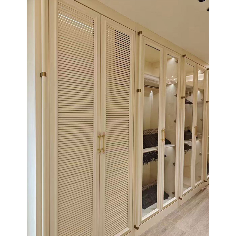 In wardrobe moisture-proofing, what is the synergistic mechanism of sealing strips, desiccant, and ventilation design?